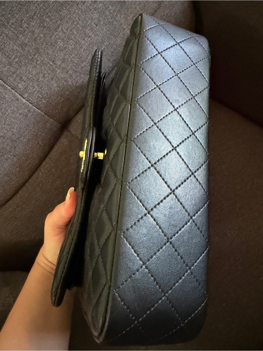 CHANEL Black Quilted Shoulder Bag with Gold Chain
with dust bag. No Box - Picture 6 of 9